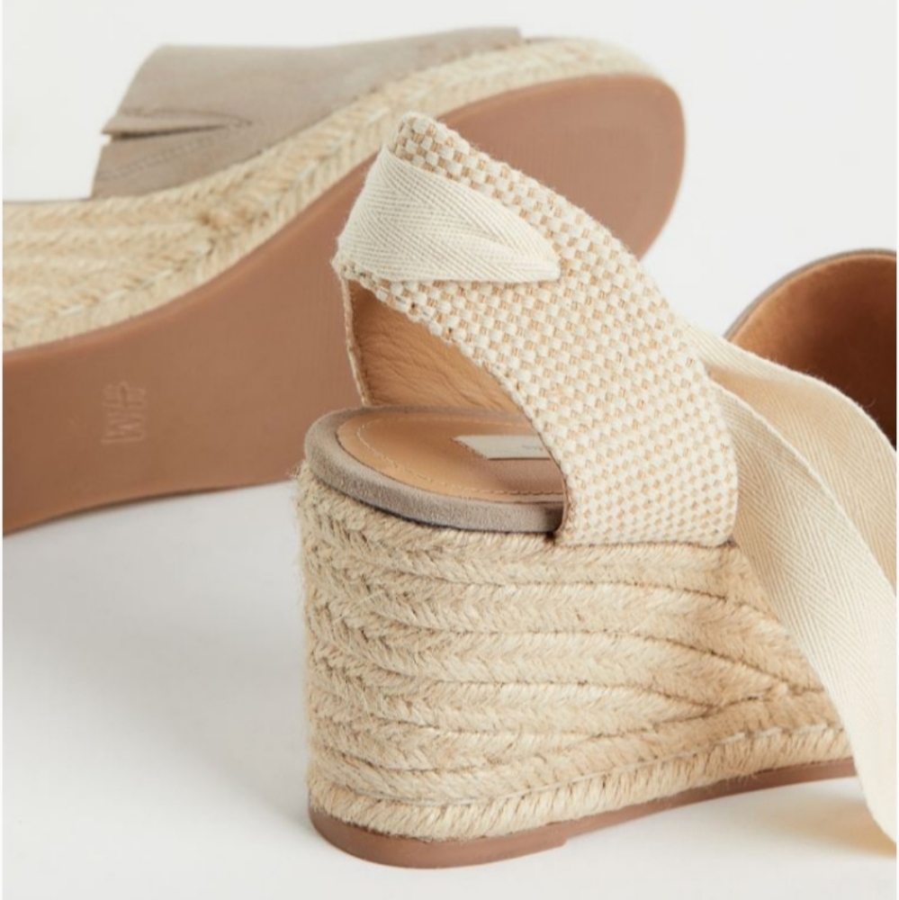 ⛔SOLD⛔🌱Host Pick🌱🆕️ NWT H&M Suede Espadrille Sandals in 'Taupe' - Picture 3 of 12